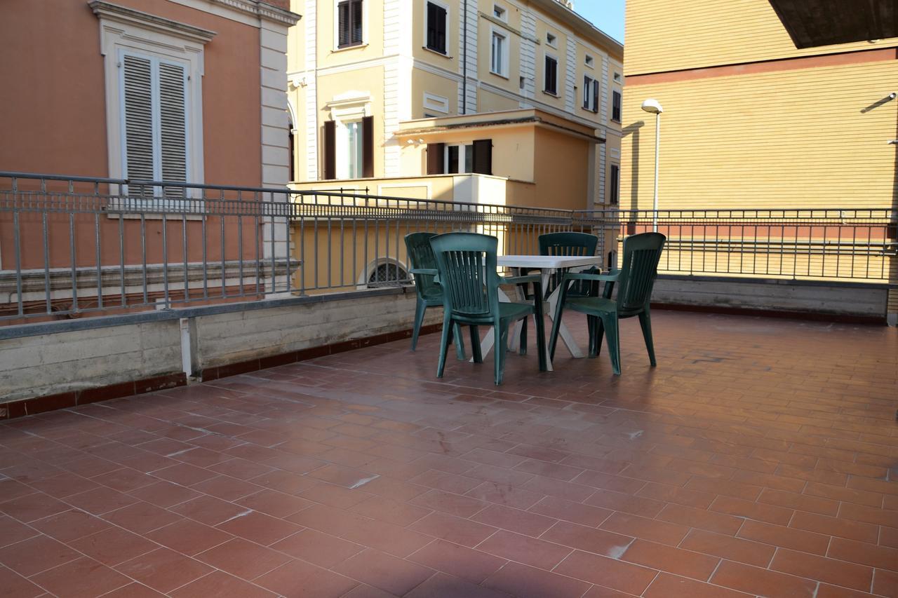 Hotel Antares Garni 朱利亚诺瓦 外观 照片