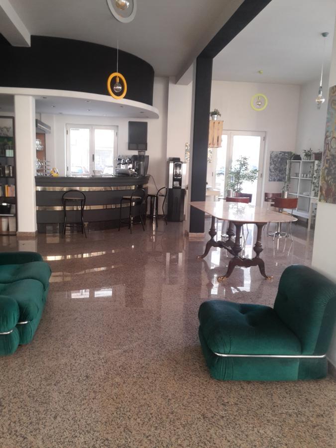 Hotel Antares Garni 朱利亚诺瓦 外观 照片