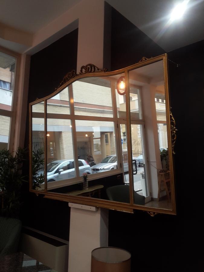 Hotel Antares Garni 朱利亚诺瓦 外观 照片