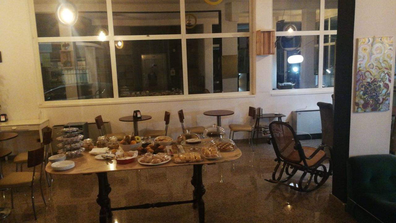 Hotel Antares Garni 朱利亚诺瓦 外观 照片