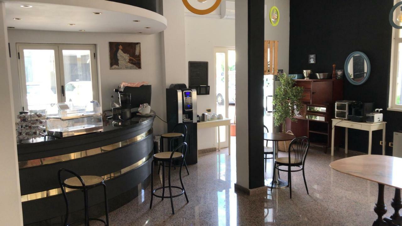 Hotel Antares Garni 朱利亚诺瓦 外观 照片